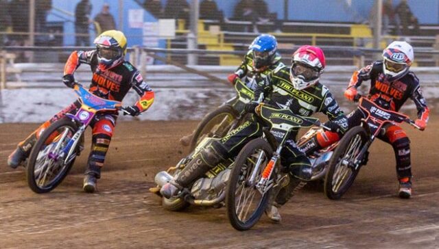 Wolverhampton wygrywa w Ipswich. Sam Masters z kompletem!