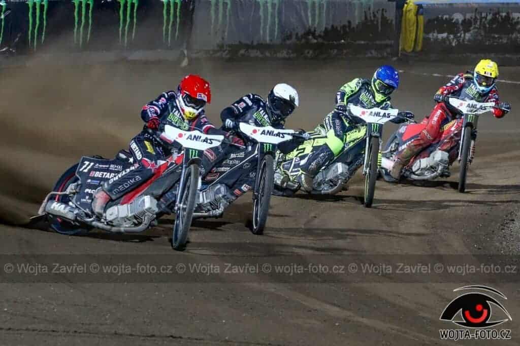 Wczoraj Janowski a dzisiaj?! Dobre ściganie w Pradze! Pytanie dotyczące soboty - jak spisze się Marketa? 1 218405116 470995977319852 6105873399687088850 n