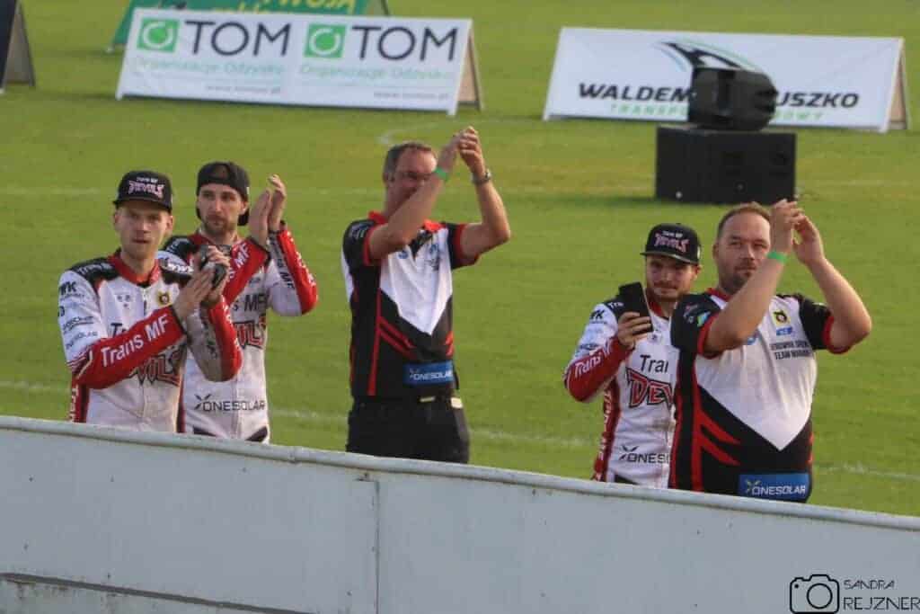 "Na oceny jeszcze za wcześnie, ale jestem rozczarowany" - wypowiedzi po meczu ROW Rybnik - Landshut Devils 1 241845261 3730876393682009 4450636629880928754 n