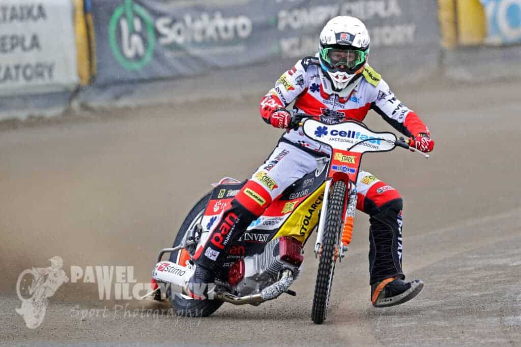 Niepokonane Wilki zawitają do Rybnika. Ciężki mecz przed "Rekinami" 1 193361938 10223083127960916 4608671308748292902 n