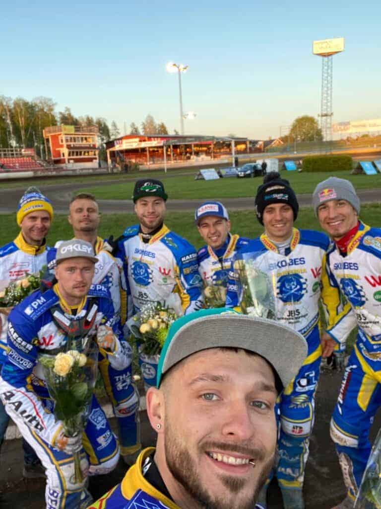 Piraterna pokonuje Masarne. Udany mecz braci Pawlickich 1 280338450 405516274917754 4877151154332710457 n