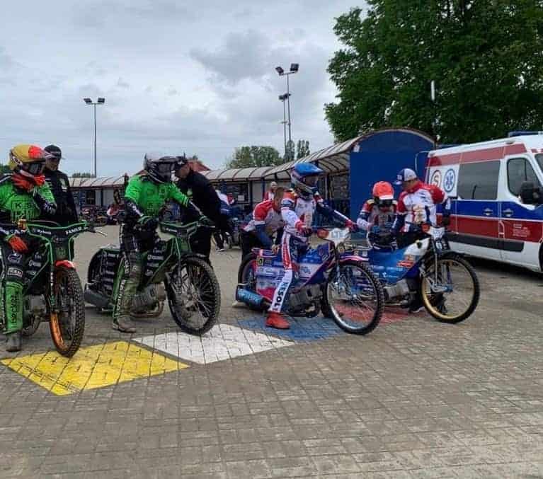 Wybrzeże zdobywa pierwsze punkty w sezonie! Świetna końcówka gospodarzy 2 281653027 594878938302761 8180109965636242848 n
