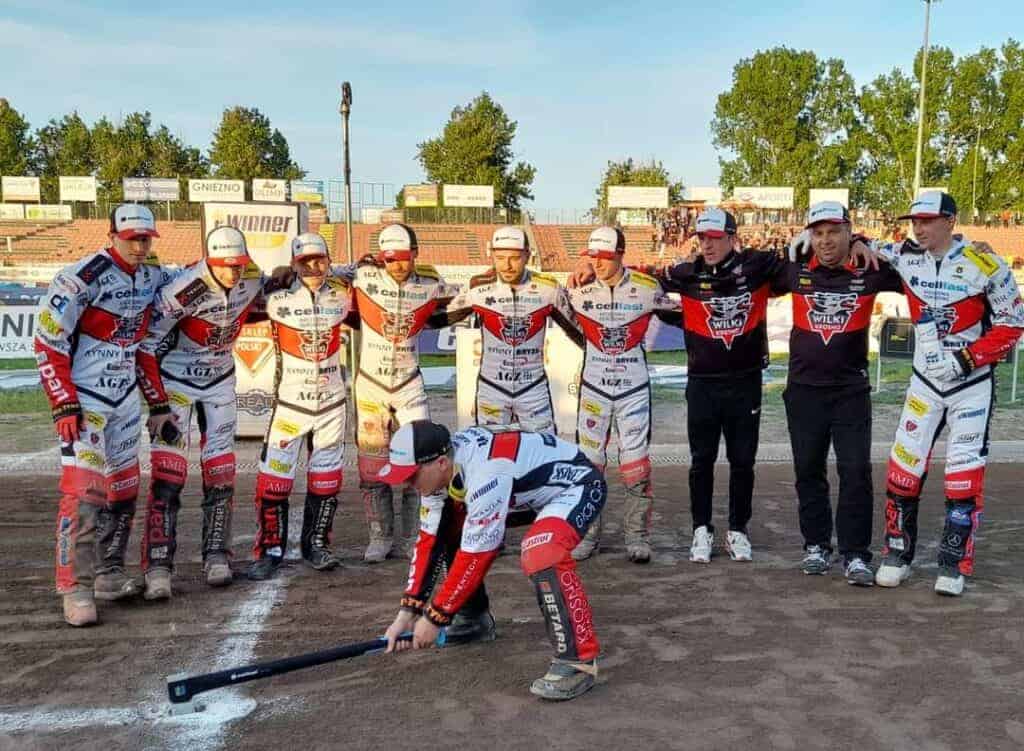 Wilki w tor wbijają siekierę nie śrubokręt! Demolka w meczu Aforti Start Gniezno – Cellfast Wilki Krosno (relacja) 1 FB IMG 1653331878543