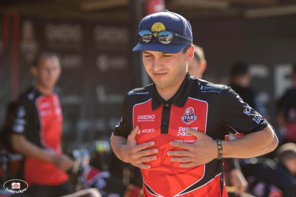 Szlauderbach w szpitalu! Groźny upadek w Landshut! W meczu 55:35 dla drużyny z Trans MF Landshut Devils 1 283881577 423286456468647 477941851251417789 n