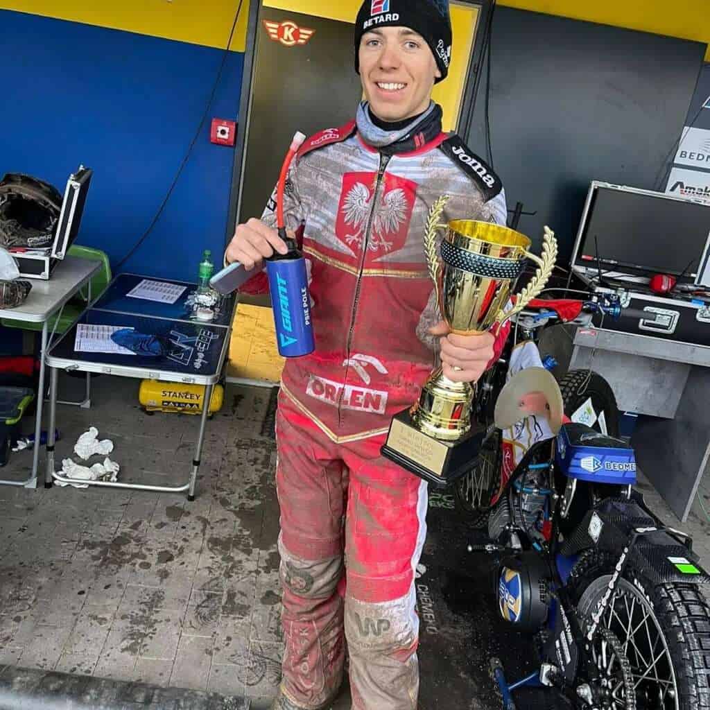 Bartłomiej Kowalski wygrał w cuglach turniej Zaplecza Kadry Juniorów w Opolu 1 Bartłomiej Kowalski