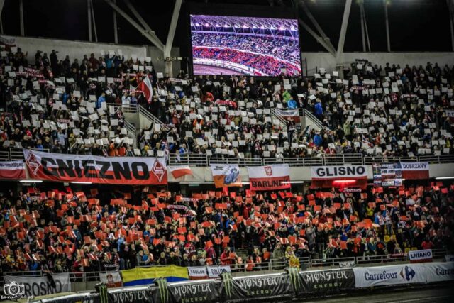 Spadająca frekwencja. Telewizja zabiera kibiców ze stadionów? Były prezes Falubazu nie ma wątpliwości