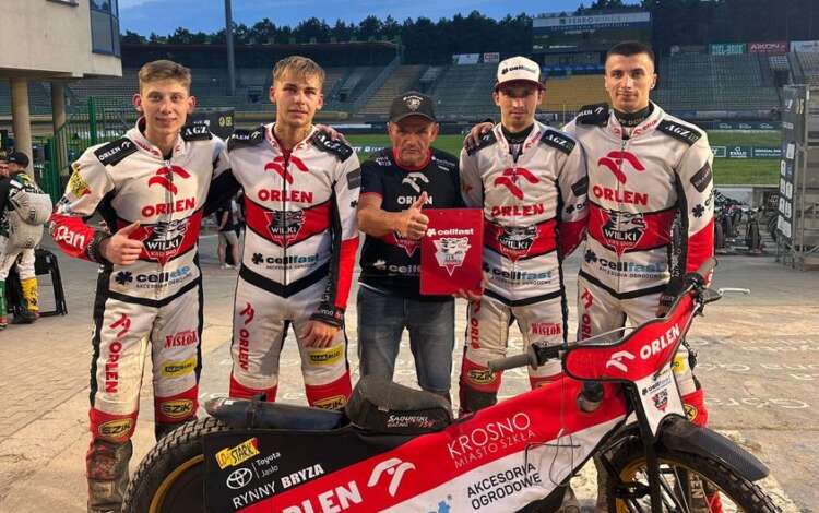 Cellfast Wilki Krosno w sezonie 2024 w Speedway 2. Ekstralidze z wielkim wsparciem Marty Półtorak i jej firmy Marma Polskie Folie 1 Wilki Krosno