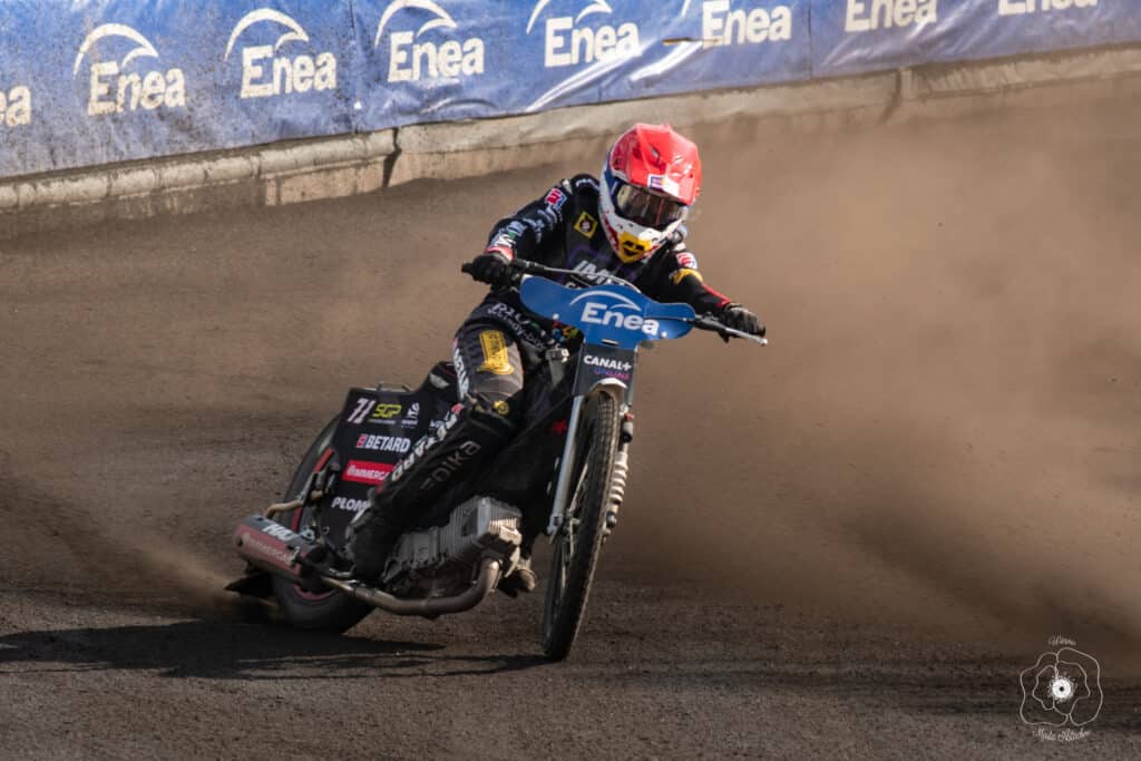 Żużel. Droga do powrotu do Grand Prix i otwarcie drzwi dla nowych bohaterów żużla. Decyzja dotycząca "stałych dzikich kart" w światowym speedway'u 2 Reprezentant Polski