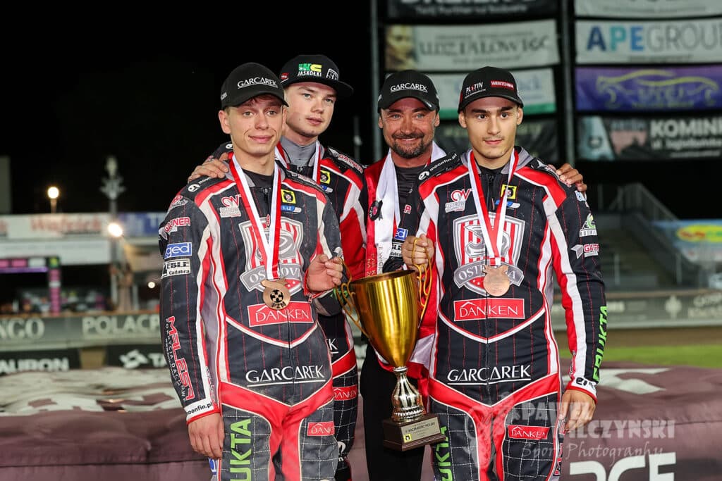 Żużel. Od zawodnika do trenera młodzieży. Kamil Brzozowski o pracy w Ostrowie 1 Ostrow juniorzy 3