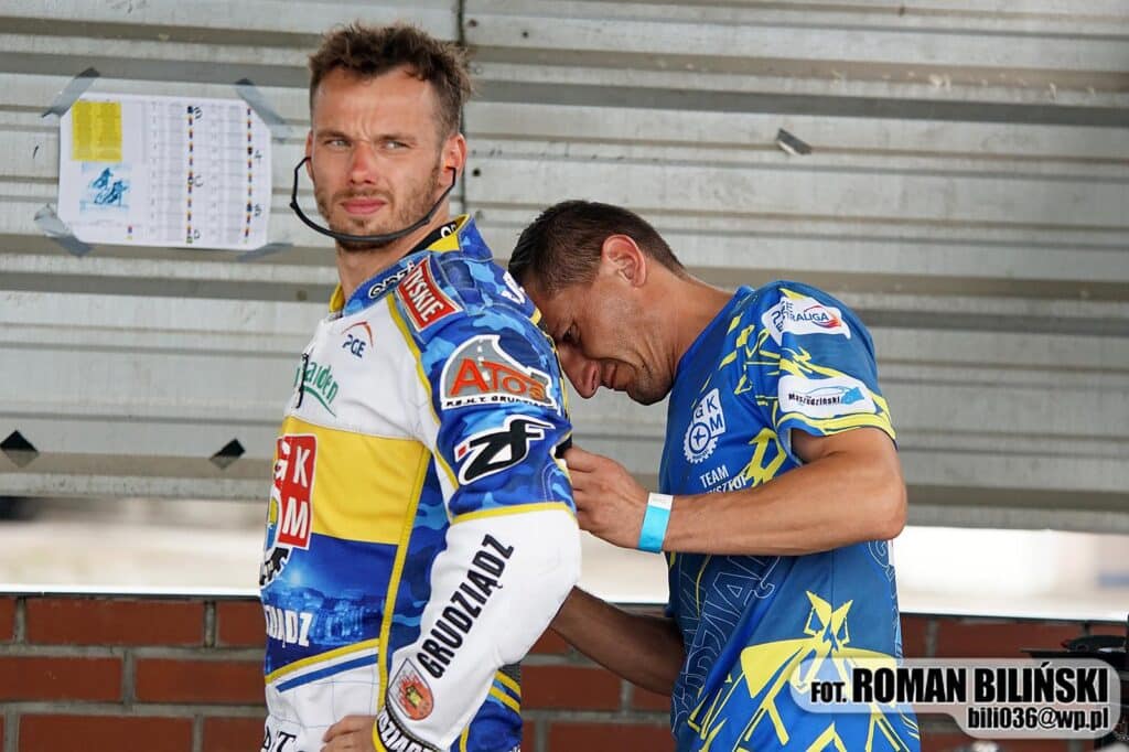 Żużel. Spróbował triathlonu, ale ze względu na przeciążenia musiał odpuścić. Skupia się w pełni na żużlu 2 Krzysiek buczkowski