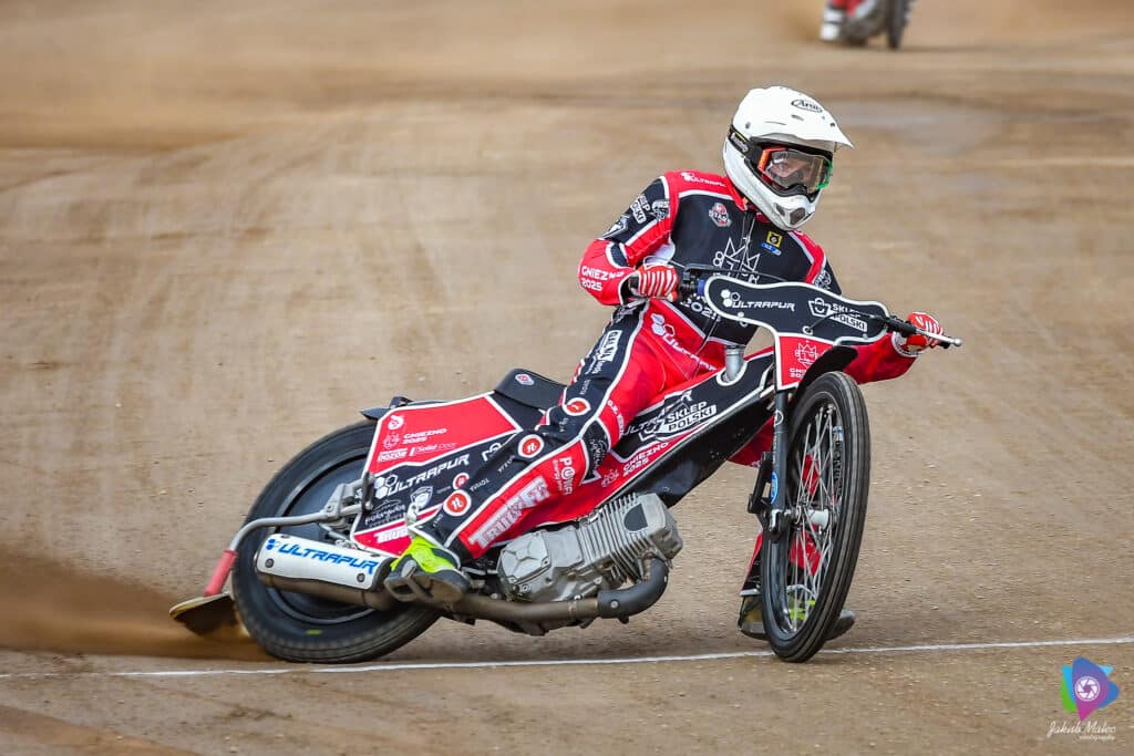 Start Gniezno pierwszy raz wyjedzie na tor. Stadion będzie otwarty dla kibiców 1 385810310 999115451128536 1273015372900550456 n