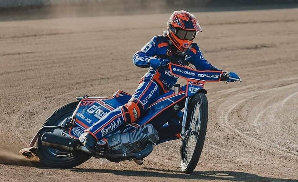 Bardzo niebezpieczny upadek w Ostrowie. Junior gości opuścił tor w karetce! 2 ROW Rybnik