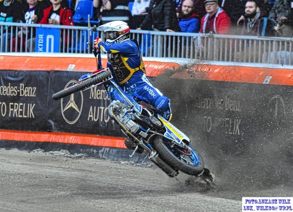 Premiership. Fatalny wypadek na koniec zmagań w Sheffield. Świetny występ Holdera 1 435921395 7625932064111430 1436088953935288625 n