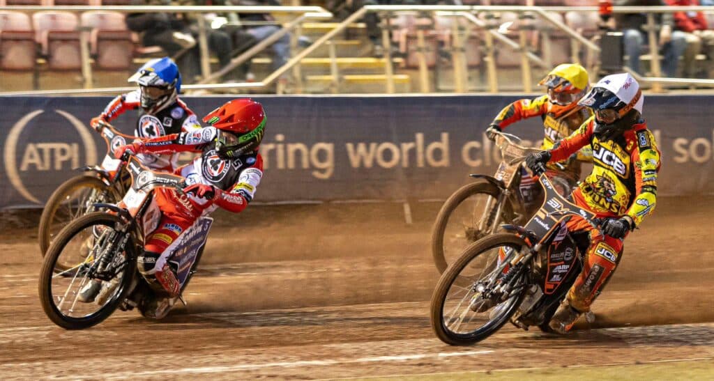 Liga Angielska. Zwycięstwo Belle Vue Aces z Leicester Lions w deszczowy poniedziałek 2 Bele vue 8 kwietnia