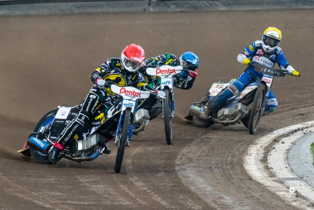 Odwołane spotkanie w Zielonej Górze. Ulewa nawiedziła stadion 3 MAAS 180424 3