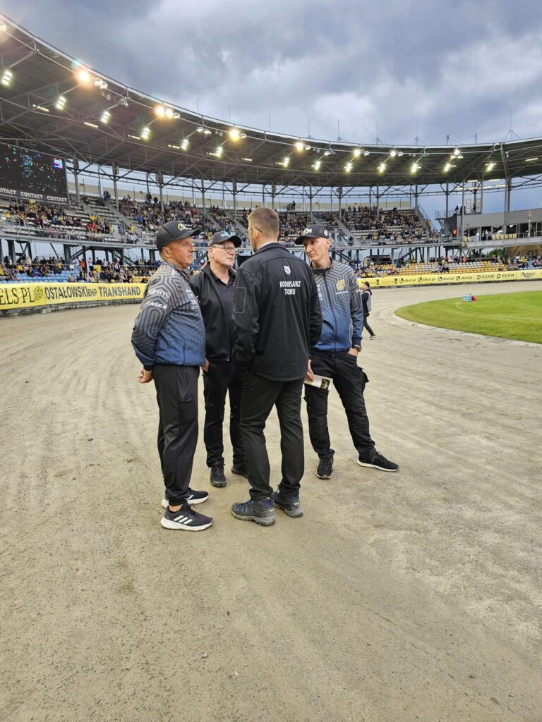 Żużel. Pogoda znów górą. Drugie dzisiejsze spotkanie zostało odwołane 2 438108651 862876169215124 1333427418265012357 n