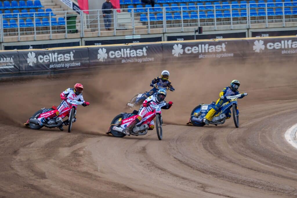 Ekstraliga U24. Falubaz wywalczył remis w ostatnim wyścigu. Komplet Sadurskiego 2 Wyniki U24 Ekstraliga
