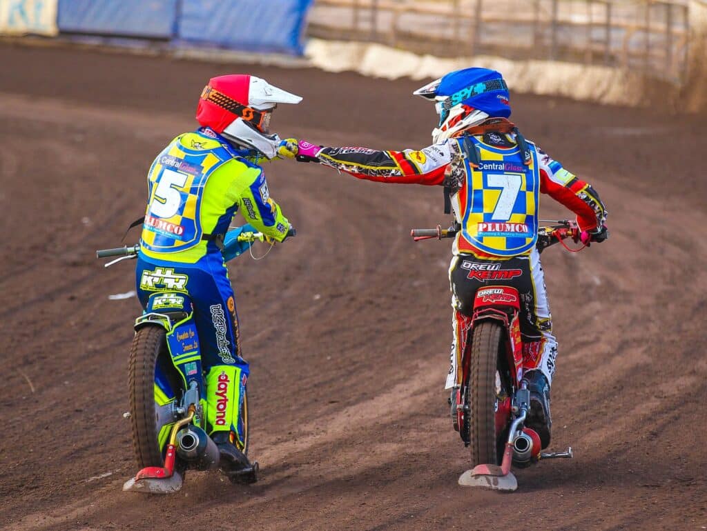 Sheffield pokonuje Belle Vue w dwumeczu po super wyścigu. Prawie bezbłędny występ Jacka Holdera 3 tigers