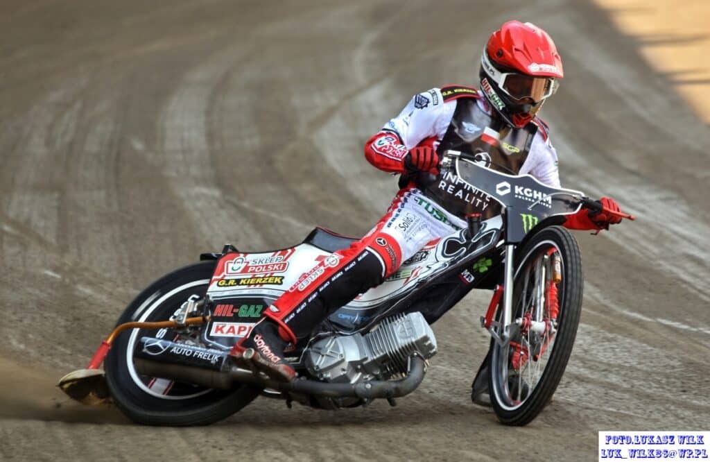 Liga szwedzka na żużlu. Fenomenalny Pawlicki to za mało! Fajfer w karetce 1 Speedway Grand Prix