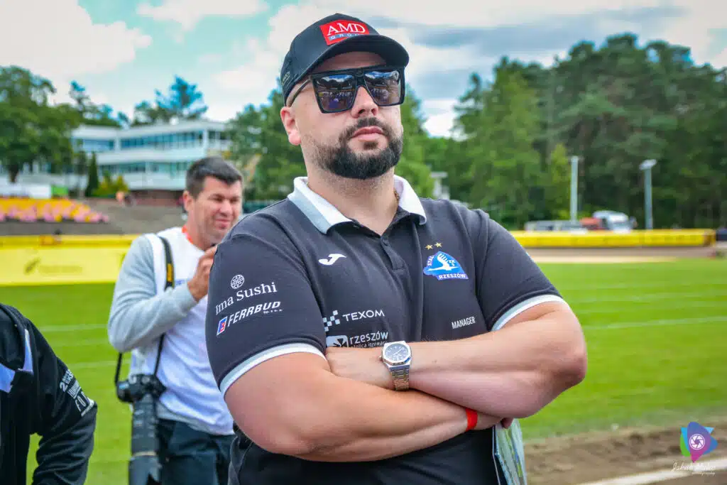 Żużel. Speedway Stal Rzeszów odkryła karty! Nowy skład na sezon 2026 i… szpilka w stronę Stali Gorzów 3 Texom Stal Rzeszów dalej w grze o play-offy? "Bez Taia Woffindena będzie bardzo ciężko"