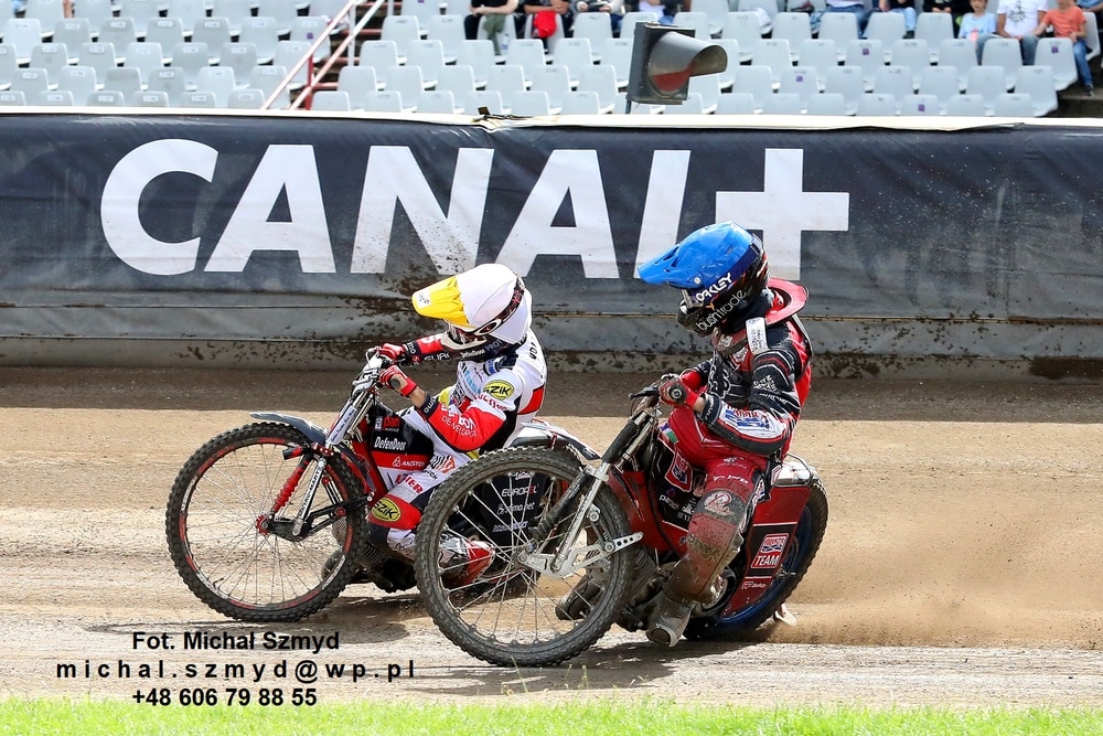 Derby Podkarpacia z burzliwym początkiem. Groźny upadek i zółta kartka! 2 448879393 10161825766541738 4428015024411802683 n