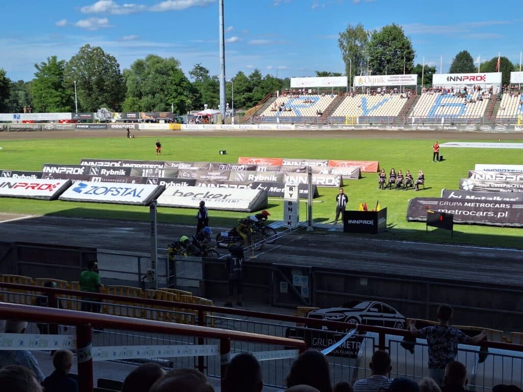 Żużel. Skandal w Rybniku: Zegar stanął, Zawodnik wykluczony! 1 4d5ccfc9 9ca8 4d05 9447 dd6c06bae915