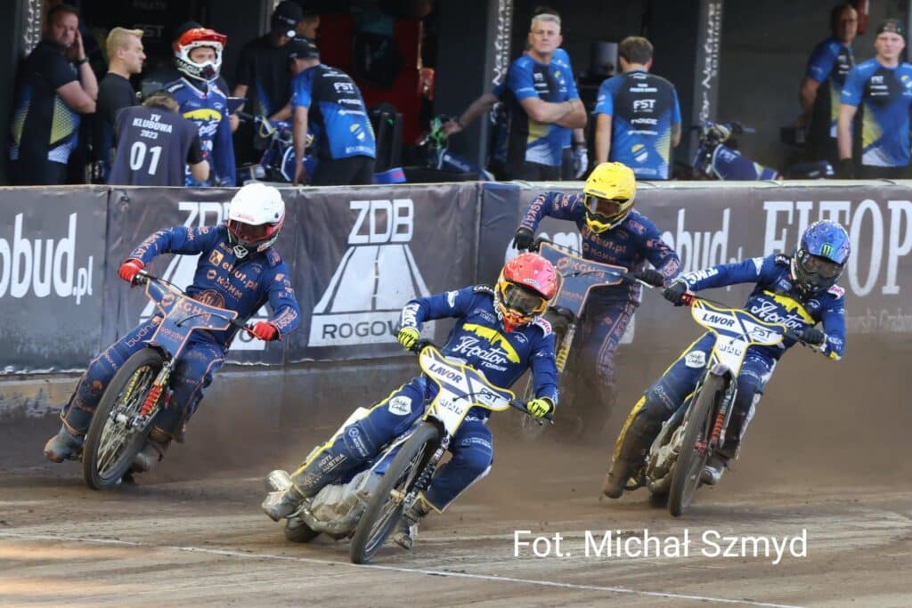 Tabela PGE Ekstraligi. Stal zrównuje się ze Spartą. Awans Włókniarza i Falubazu 1 GPpvEJIX0AA2bYh