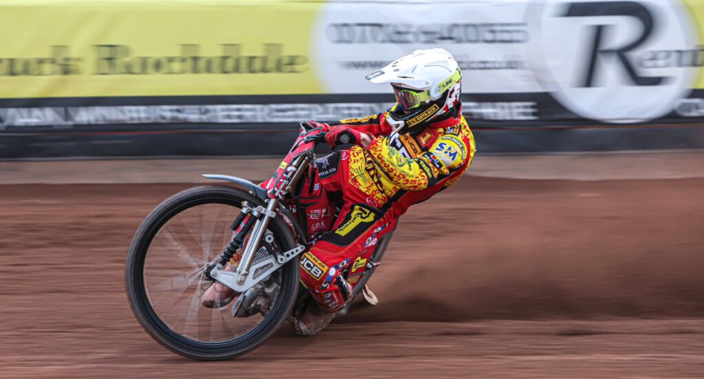 Liga angielska. Genialny Fricke to za mało! Belle Vue Aces wygrywają z Leicester Lions! 1 GQ3KosPWQAAeWm2