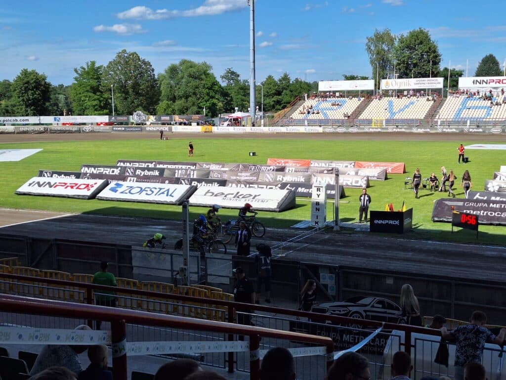 Żużel. Skandal w Rybniku: Zegar stanął, Zawodnik wykluczony! 2 b58f5c7d 8a21 4ea6 8e81 ca149842a65c