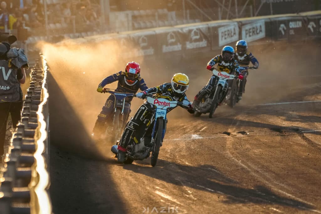 Żużel. Prognozy i typy na piątek ze Speedway Ekstraligą. Wyrównane starcia z walką o utrzymanie w tle! 2 Falubaz vs. Motor