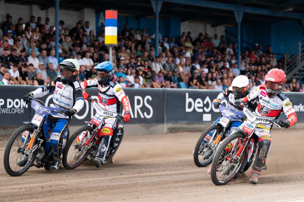 Derby Podkarpacia z transmisją żywo! Kibice będą mogli obejrzeć pierwszy występ mistrza świata w Rzeszowie 3 Żużel. Derby w innym terminie!