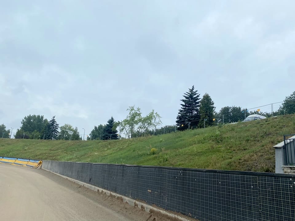 Świętochłowice: Nowe trybuny na stadionie OSiR Skałka 1 449465446 999848955480822 1547971208085515591 n