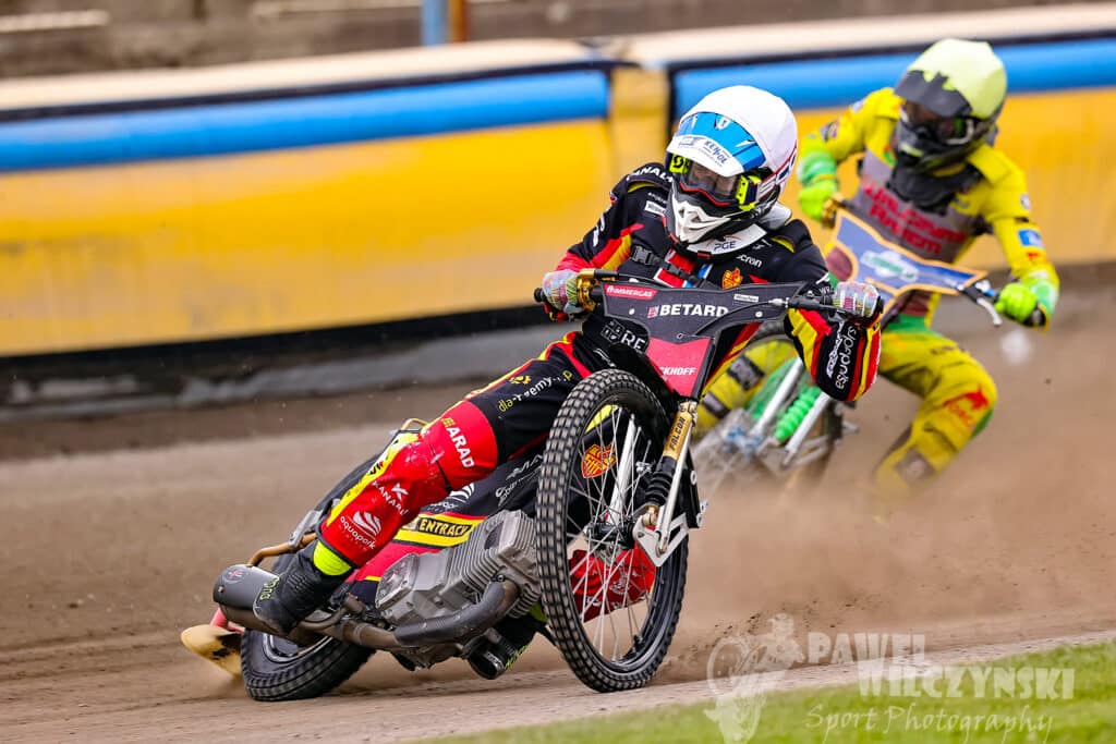 Sport żużlowy. Młodzieżowiec Sparty Wrocław powrócił po przerwie i błysnął w dwóch biegach 2 449728514 10229387146077429 5151421888035684539 n