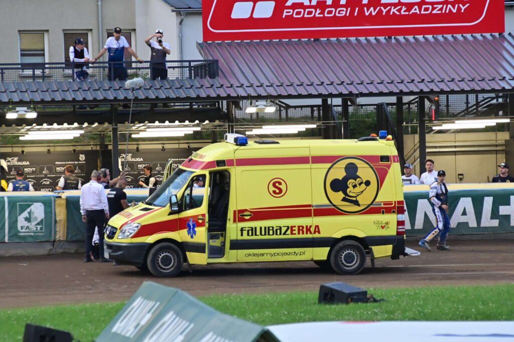 Jarosław Hampel opuścił tor na noszach. Fatalny karambol w Zielonej Górze 1 454273507 520595513992513 9102535369643337335 n