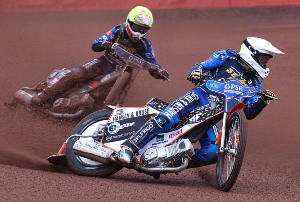 King's Lynn Stars pewnie zwycięża. Kosmiczny występ Chrisa Harrisa! Bardzo solidny Kvech i Janowski! 2 King's Lynn Stars