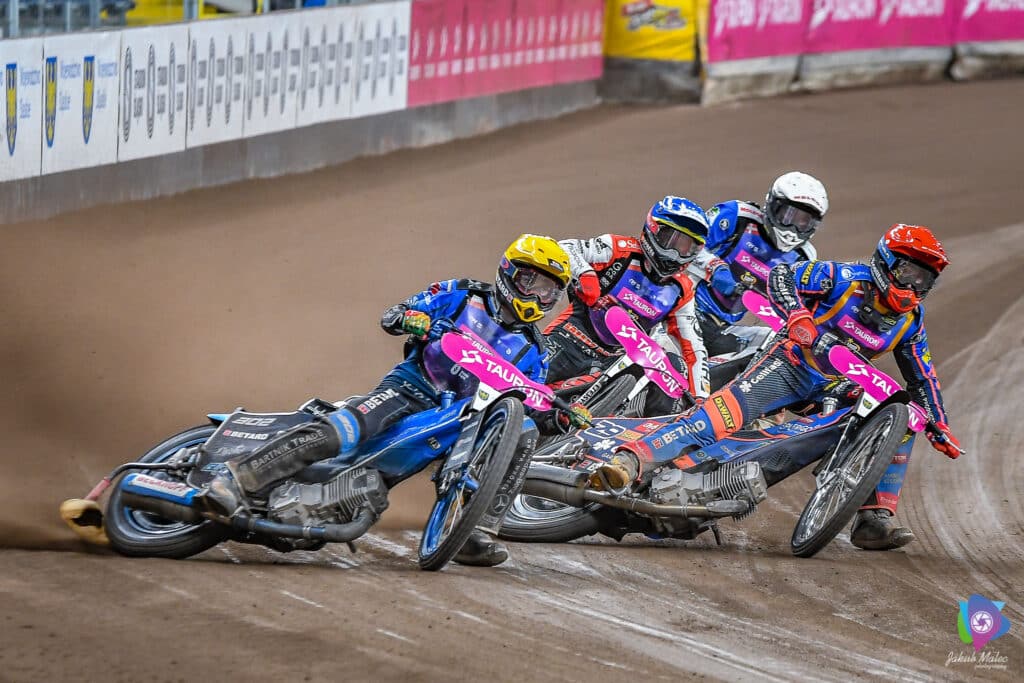 Zawodnik Sparty Wrocław jasno o torze na Stadionie Śląskim "Nie należał do najbezpieczniejszych" 1 461104781 1207685576938188 8097458542418775579 n