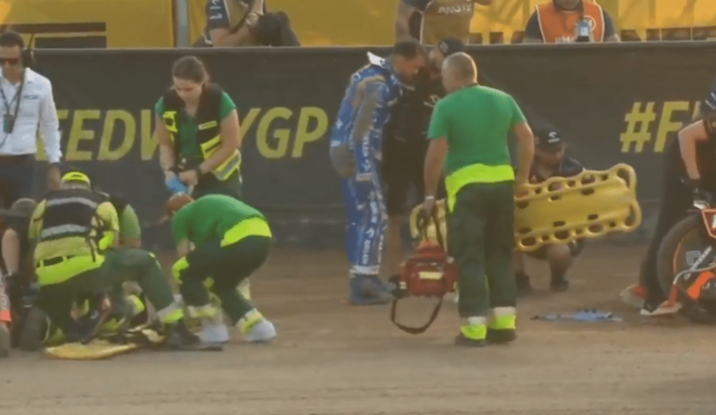 Nicki Pedersen ostro o decyzji sędziego. Zmarzlik powinien zostać wykluczony! 2 Zmarzlik i Michelsen na torze.