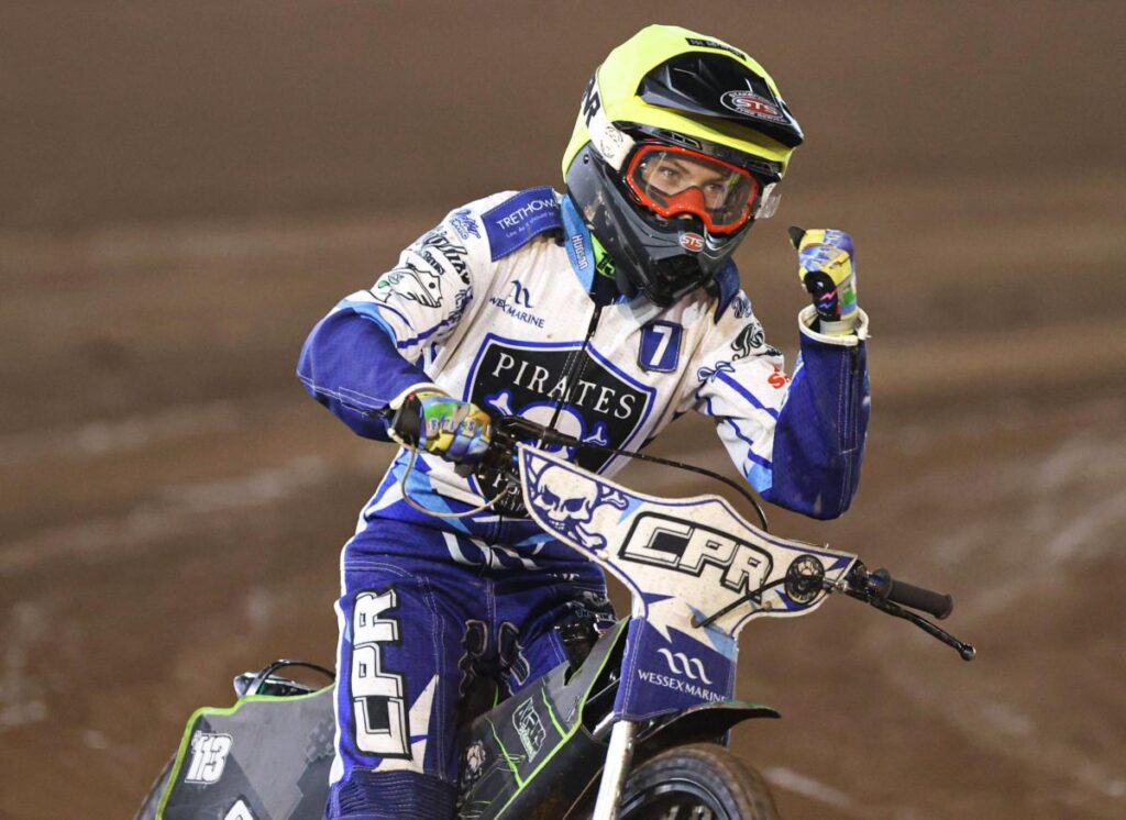Żużel. Młody zawodnik Poole Pirates, Vinnie Foord otrzymał groźby śmierci po meczu w Oxfordzie 2 FoordceleHeat2.jpg.gallery