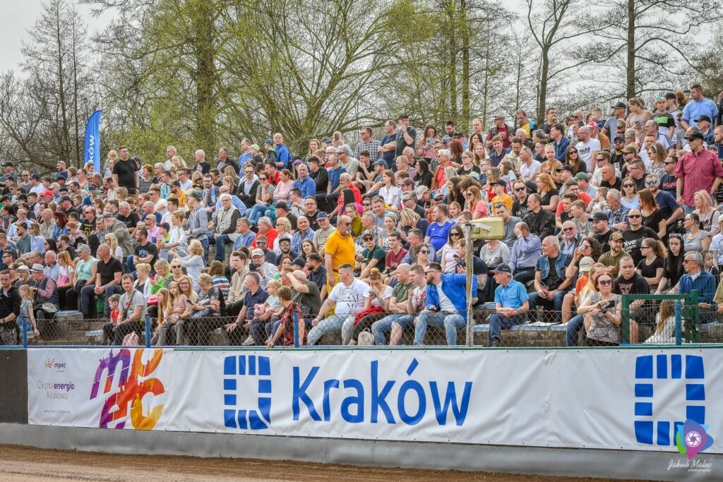 Żużel. Powrót na żużlową mapę Polski rozgrzał telefon prezesa do czerwoności "Praktycznie codziennie ktoś dzwoni i pyta" 3 Speedway Kraków