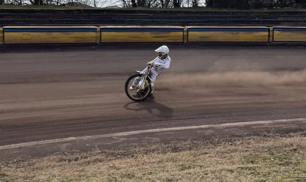Stal Gorzów traci lidera! Anders Thomsen ujawnia kontuzję po SGP w Warszawie 2 Żużel. Thomsen i jego charakterystyczny kevlar. Najładniejszy w Grand Prix?
