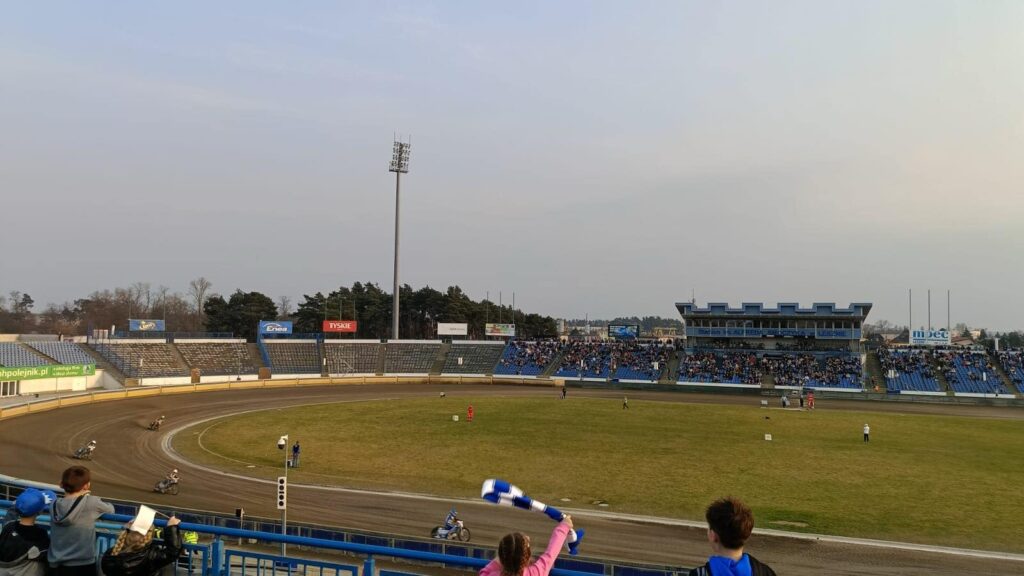Unia Leszno triumfuje nad Falubazem. Słaby powrót Ratajczaka do Leszna 3 4c8ff523 5154 4400 be94 6b775de35725