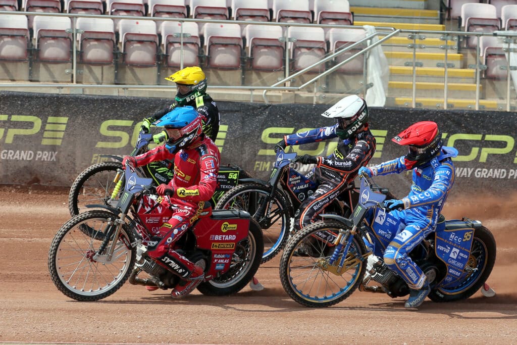 Speedway Grand Prix. Kolejna dawka szalonych emocji w Manchesterze! 2 Klasyfikacja Grand Prix 2025. Dan Bewley na podium po zwycięstwie! Bartosz Zmarzlik minimalnie powiększył przewagę nad Bradym Kurtzem