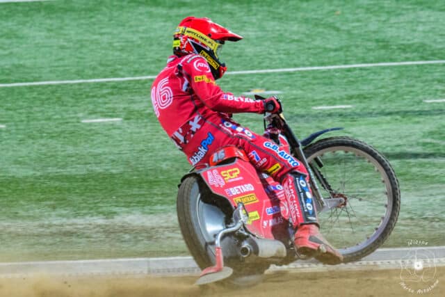 Liga angielska żużel. Leicester Lions lepsi o punkt w dwumeczu! Świetny Fricke